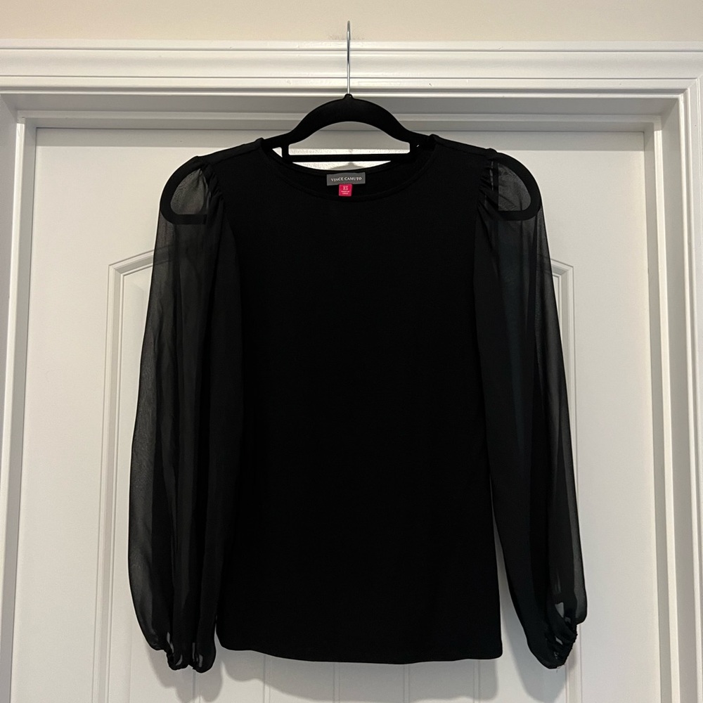 Vince Camuto Long Sheer Sleeve Top. Black. Womens Size- XS.